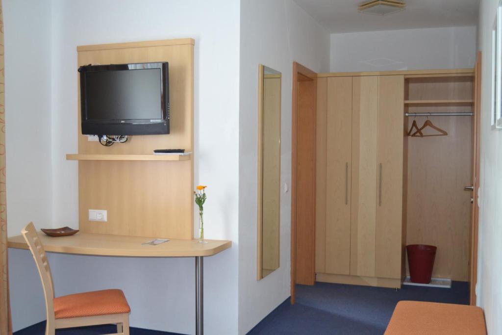 Pension Karawankenblick Moosburg Camera foto